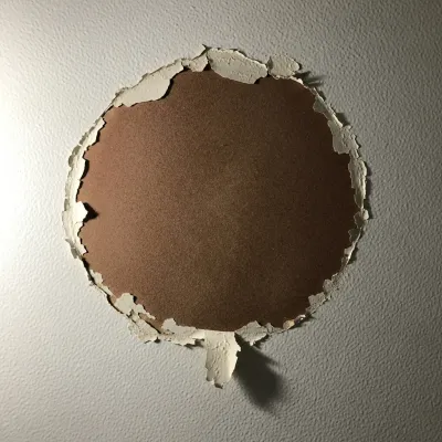 Mancha de Humedad en el Techo: Causas y Qué Hacer